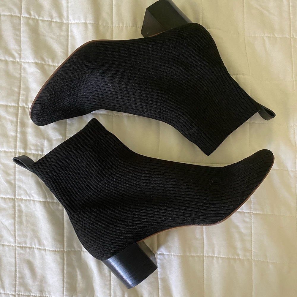 Everlane Glove Boot in Black